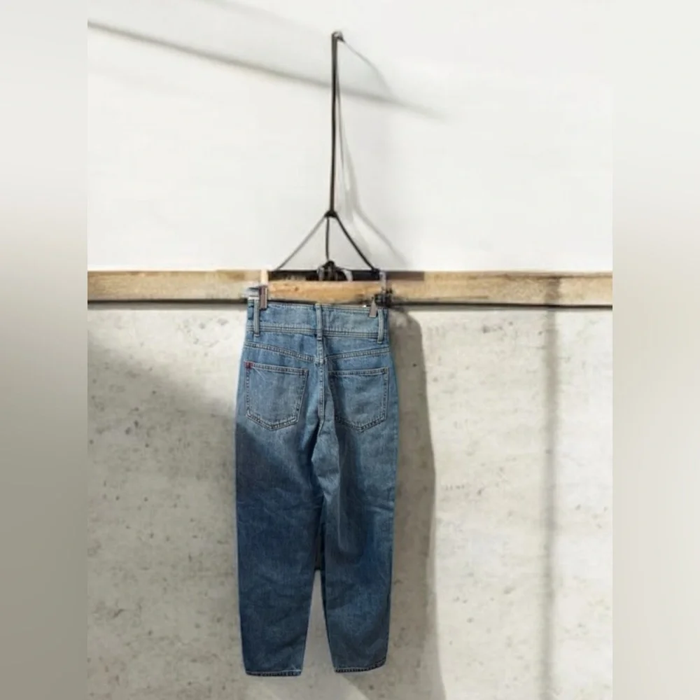 BDG Urban Outfitters  HighWaisted Mom Jean - Picture 11 of 11